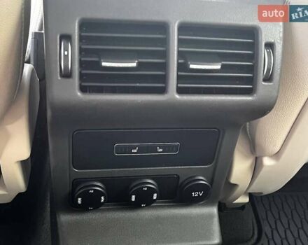 Белый Ягуар Ф-Пейс, объемом двигателя 3 л и пробегом 173 тыс. км за 14900 $, фото 8 на Automoto.ua