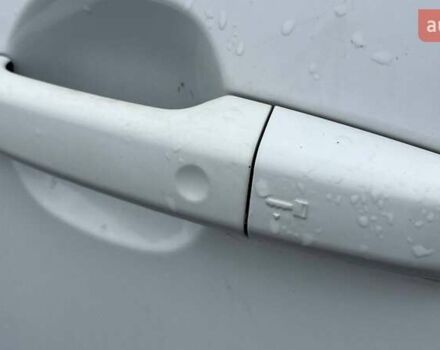 Белый Ягуар Ф-Пейс, объемом двигателя 3 л и пробегом 173 тыс. км за 14900 $, фото 7 на Automoto.ua