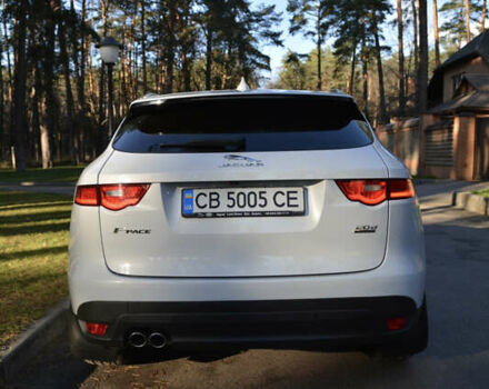 Білий Ягуар Ф-Пейс, об'ємом двигуна 2 л та пробігом 192 тис. км за 19300 $, фото 3 на Automoto.ua