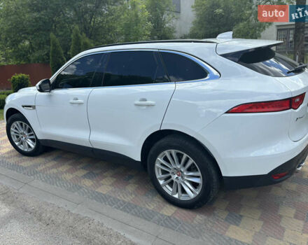 Білий Ягуар Ф-Пейс, об'ємом двигуна 2 л та пробігом 199 тис. км за 22900 $, фото 4 на Automoto.ua