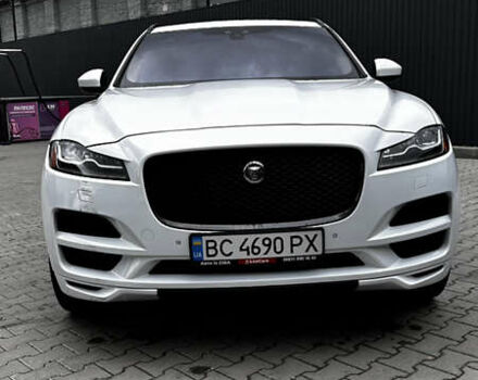 Белый Ягуар Ф-Пейс, объемом двигателя 3 л и пробегом 153 тыс. км за 20500 $, фото 3 на Automoto.ua
