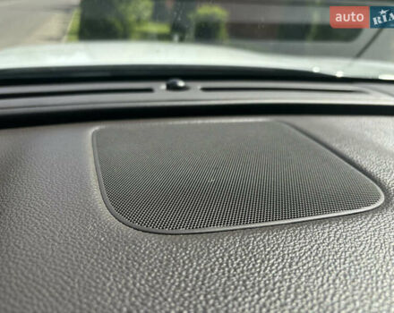 Білий Ягуар Ф-Пейс, об'ємом двигуна 2 л та пробігом 199 тис. км за 22900 $, фото 51 на Automoto.ua