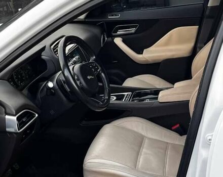 Белый Ягуар Ф-Пейс, объемом двигателя 3 л и пробегом 173 тыс. км за 14900 $, фото 21 на Automoto.ua