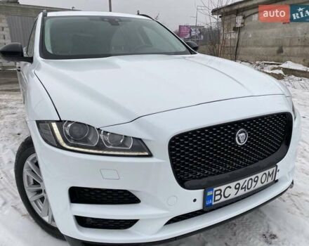 Белый Ягуар Ф-Пейс, объемом двигателя 3 л и пробегом 65 тыс. км за 26900 $, фото 22 на Automoto.ua