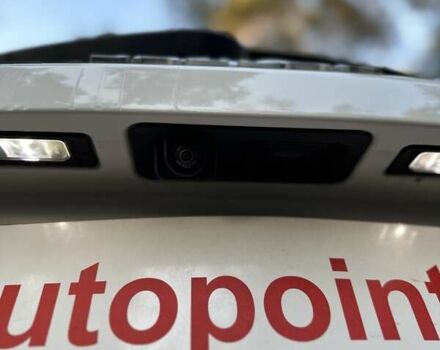 Білий Ягуар Ф-Пейс, об'ємом двигуна 2 л та пробігом 155 тис. км за 18700 $, фото 12 на Automoto.ua