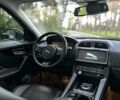 Білий Ягуар Ф-Пейс, об'ємом двигуна 2 л та пробігом 155 тис. км за 18700 $, фото 27 на Automoto.ua