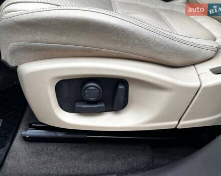Белый Ягуар Ф-Пейс, объемом двигателя 3 л и пробегом 173 тыс. км за 14900 $, фото 28 на Automoto.ua