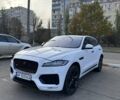 Белый Ягуар Ф-Пейс, объемом двигателя 3 л и пробегом 140 тыс. км за 32000 $, фото 3 на Automoto.ua