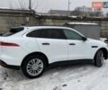 Белый Ягуар Ф-Пейс, объемом двигателя 3 л и пробегом 65 тыс. км за 26900 $, фото 63 на Automoto.ua