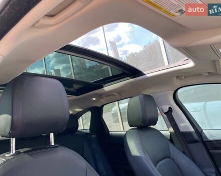 Белый Ягуар Ф-Пейс, объемом двигателя 2 л и пробегом 120 тыс. км за 22900 $, фото 21 на Automoto.ua