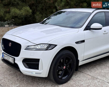 Білий Ягуар Ф-Пейс, об'ємом двигуна 2 л та пробігом 100 тис. км за 25700 $, фото 1 на Automoto.ua