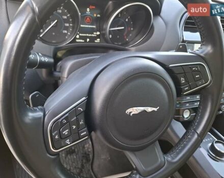 Білий Ягуар Ф-Пейс, об'ємом двигуна 2 л та пробігом 122 тис. км за 24400 $, фото 31 на Automoto.ua