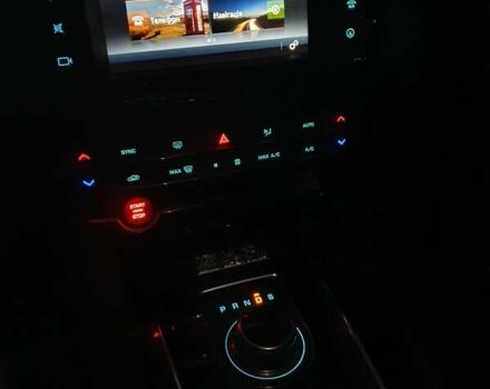 Білий Ягуар Ф-Пейс, об'ємом двигуна 3 л та пробігом 107 тис. км за 19000 $, фото 28 на Automoto.ua