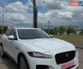 Белый Ягуар Ф-Пейс, объемом двигателя 2 л и пробегом 173 тыс. км за 24000 $, фото 3 на Automoto.ua