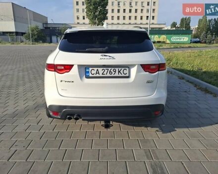 Білий Ягуар Ф-Пейс, об'ємом двигуна 2 л та пробігом 122 тис. км за 24400 $, фото 7 на Automoto.ua
