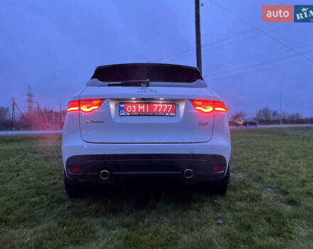 Белый Ягуар Ф-Пейс, объемом двигателя 3 л и пробегом 160 тыс. км за 25500 $, фото 65 на Automoto.ua