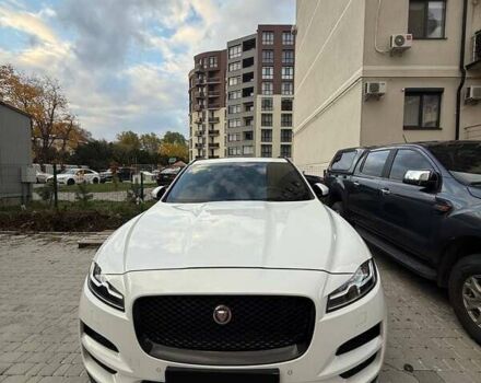 Белый Ягуар Ф-Пейс, объемом двигателя 2 л и пробегом 96 тыс. км за 38000 $, фото 27 на Automoto.ua