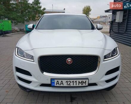 Белый Ягуар Ф-Пейс, объемом двигателя 2 л и пробегом 102 тыс. км за 24500 $, фото 2 на Automoto.ua