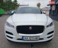 Белый Ягуар Ф-Пейс, объемом двигателя 2 л и пробегом 102 тыс. км за 24500 $, фото 2 на Automoto.ua