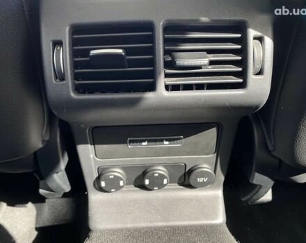 Белый Ягуар Ф-Пейс, объемом двигателя 2 л и пробегом 120 тыс. км за 23900 $, фото 26 на Automoto.ua