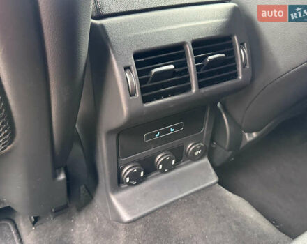 Білий Ягуар Ф-Пейс, об'ємом двигуна 2 л та пробігом 100 тис. км за 25700 $, фото 60 на Automoto.ua