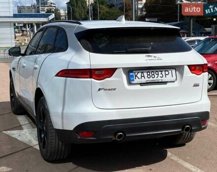 Белый Ягуар Ф-Пейс, объемом двигателя 2 л и пробегом 120 тыс. км за 22900 $, фото 4 на Automoto.ua