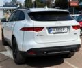Белый Ягуар Ф-Пейс, объемом двигателя 2 л и пробегом 120 тыс. км за 22900 $, фото 4 на Automoto.ua