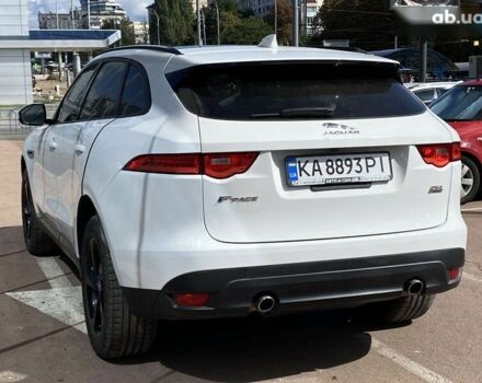 Белый Ягуар Ф-Пейс, объемом двигателя 2 л и пробегом 120 тыс. км за 23900 $, фото 4 на Automoto.ua