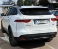 Белый Ягуар Ф-Пейс, объемом двигателя 2 л и пробегом 120 тыс. км за 23900 $, фото 4 на Automoto.ua