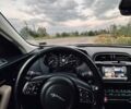 Белый Ягуар Ф-Пейс, объемом двигателя 2 л и пробегом 126 тыс. км за 18999 $, фото 20 на Automoto.ua