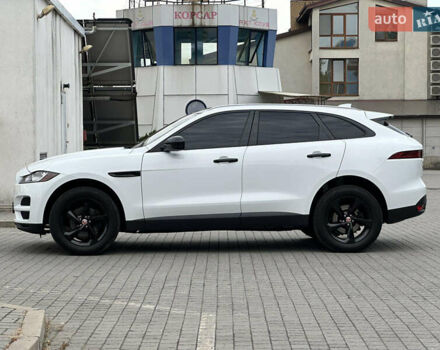 Білий Ягуар Ф-Пейс, об'ємом двигуна 2 л та пробігом 118 тис. км за 27499 $, фото 6 на Automoto.ua