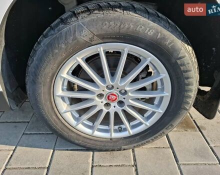 Білий Ягуар Ф-Пейс, об'ємом двигуна 2 л та пробігом 122 тис. км за 24400 $, фото 53 на Automoto.ua