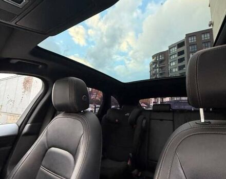 Белый Ягуар Ф-Пейс, объемом двигателя 2 л и пробегом 96 тыс. км за 38000 $, фото 29 на Automoto.ua