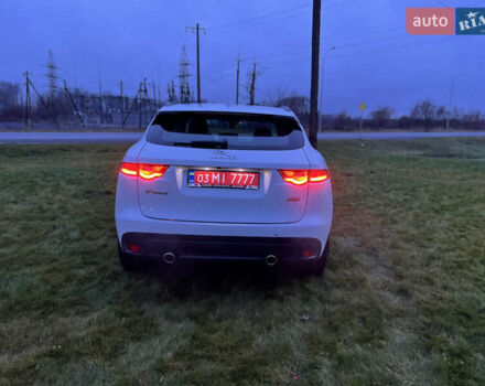 Белый Ягуар Ф-Пейс, объемом двигателя 3 л и пробегом 160 тыс. км за 25500 $, фото 66 на Automoto.ua