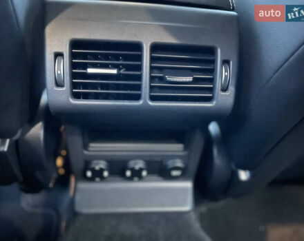 Белый Ягуар Ф-Пейс, объемом двигателя 3 л и пробегом 160 тыс. км за 25500 $, фото 41 на Automoto.ua