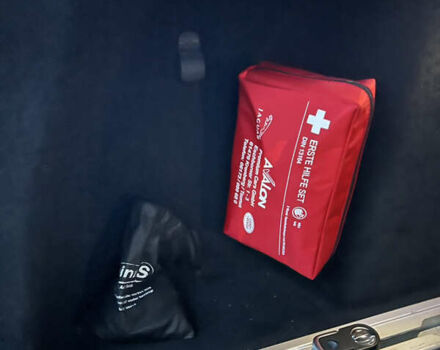 Белый Ягуар Ф-Пейс, объемом двигателя 3 л и пробегом 160 тыс. км за 25500 $, фото 21 на Automoto.ua