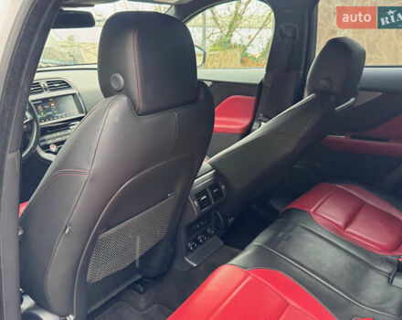 Білий Ягуар Ф-Пейс, об'ємом двигуна 2 л та пробігом 100 тис. км за 25700 $, фото 56 на Automoto.ua