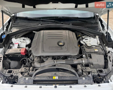 Білий Ягуар Ф-Пейс, об'ємом двигуна 2 л та пробігом 100 тис. км за 25700 $, фото 75 на Automoto.ua