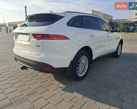 Білий Ягуар Ф-Пейс, об'ємом двигуна 2 л та пробігом 122 тис. км за 24400 $, фото 3 на Automoto.ua