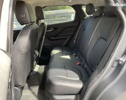 Белый Ягуар Ф-Пейс, объемом двигателя 2 л и пробегом 120 тыс. км за 23900 $, фото 12 на Automoto.ua