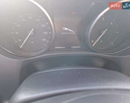 Білий Ягуар Ф-Пейс, об'ємом двигуна 2 л та пробігом 122 тис. км за 24400 $, фото 74 на Automoto.ua