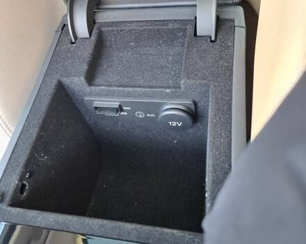 Білий Ягуар Ф-Пейс, об'ємом двигуна 2 л та пробігом 122 тис. км за 24400 $, фото 37 на Automoto.ua