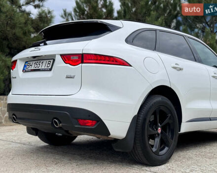 Білий Ягуар Ф-Пейс, об'ємом двигуна 2 л та пробігом 100 тис. км за 25700 $, фото 22 на Automoto.ua
