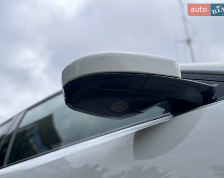 Білий Ягуар Ф-Пейс, об'ємом двигуна 2 л та пробігом 100 тис. км за 25700 $, фото 15 на Automoto.ua