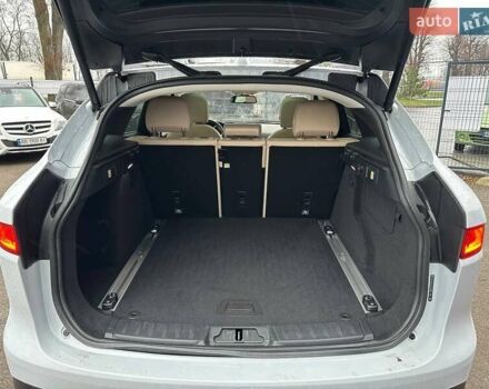 Белый Ягуар Ф-Пейс, объемом двигателя 2 л и пробегом 119 тыс. км за 26000 $, фото 22 на Automoto.ua