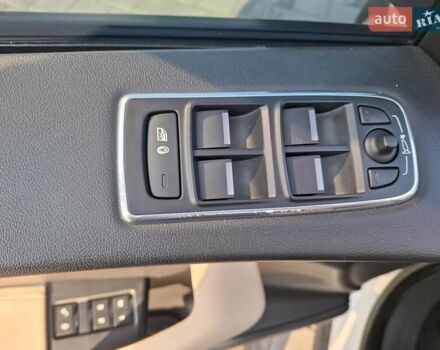 Білий Ягуар Ф-Пейс, об'ємом двигуна 2 л та пробігом 122 тис. км за 24400 $, фото 13 на Automoto.ua