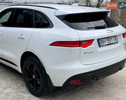 Білий Ягуар Ф-Пейс, об'ємом двигуна 2 л та пробігом 100 тис. км за 25700 $, фото 31 на Automoto.ua