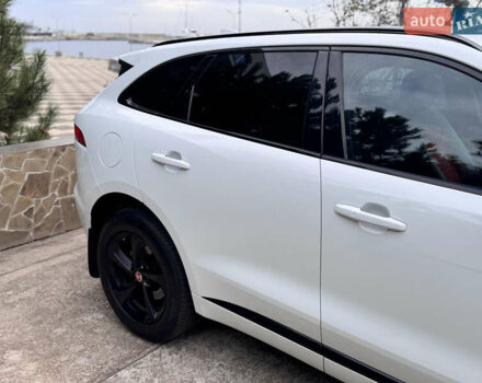 Білий Ягуар Ф-Пейс, об'ємом двигуна 2 л та пробігом 100 тис. км за 25700 $, фото 13 на Automoto.ua