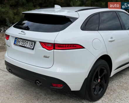 Білий Ягуар Ф-Пейс, об'ємом двигуна 2 л та пробігом 100 тис. км за 25700 $, фото 21 на Automoto.ua