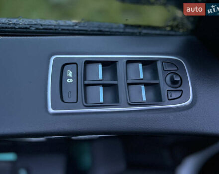 Белый Ягуар Ф-Пейс, объемом двигателя 3 л и пробегом 160 тыс. км за 25500 $, фото 39 на Automoto.ua